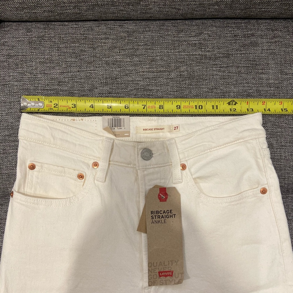Last one Levi’s Ribcage Straight Jeans - Picture 8 of 8